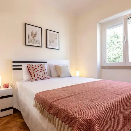 Apartment Like-home-t3 Apt-campolide, Near Amoreiras Mall Lissabon