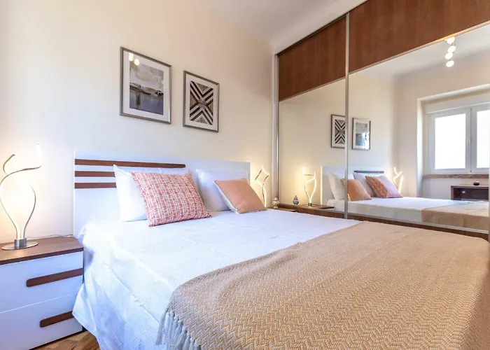 Like-home-t3 Apt-campolide, Near Amoreiras Mall Lisboa