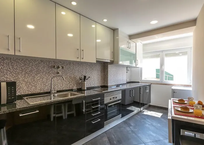 Like-home-t3 Apt-campolide, Near Amoreiras Mall